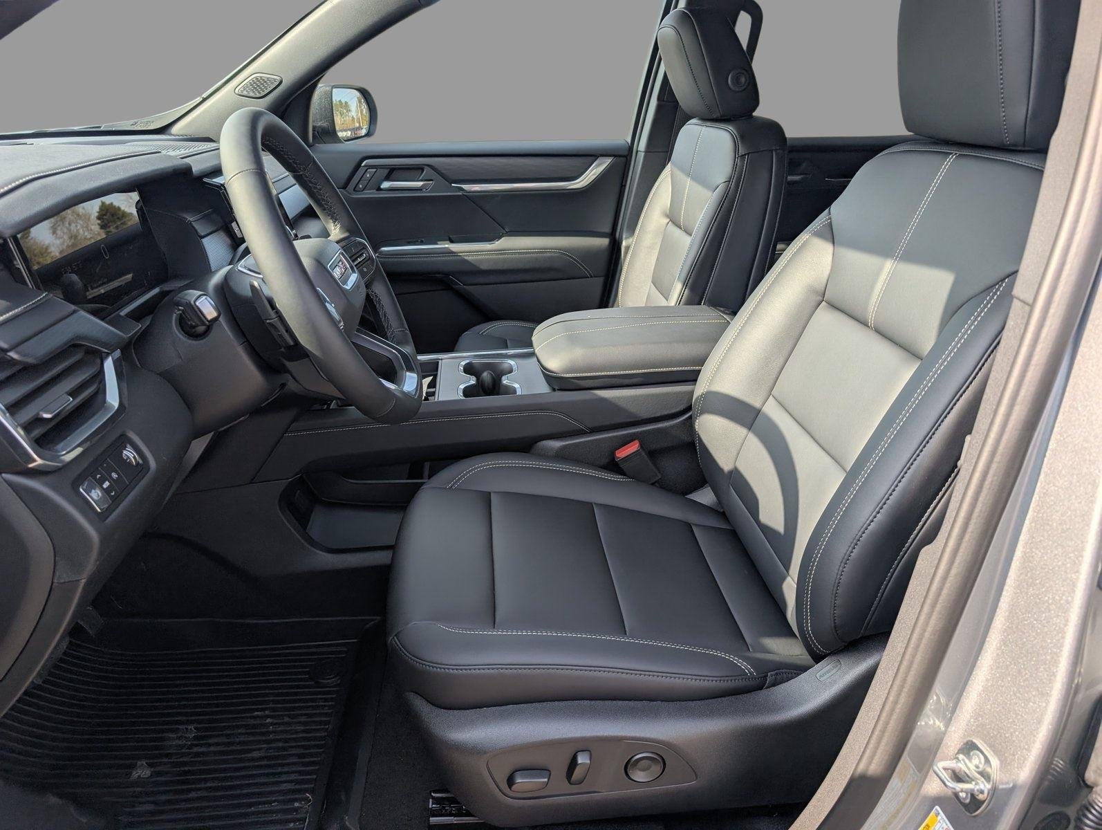New 2026 Sterling Metallic GMC Elevation image 10