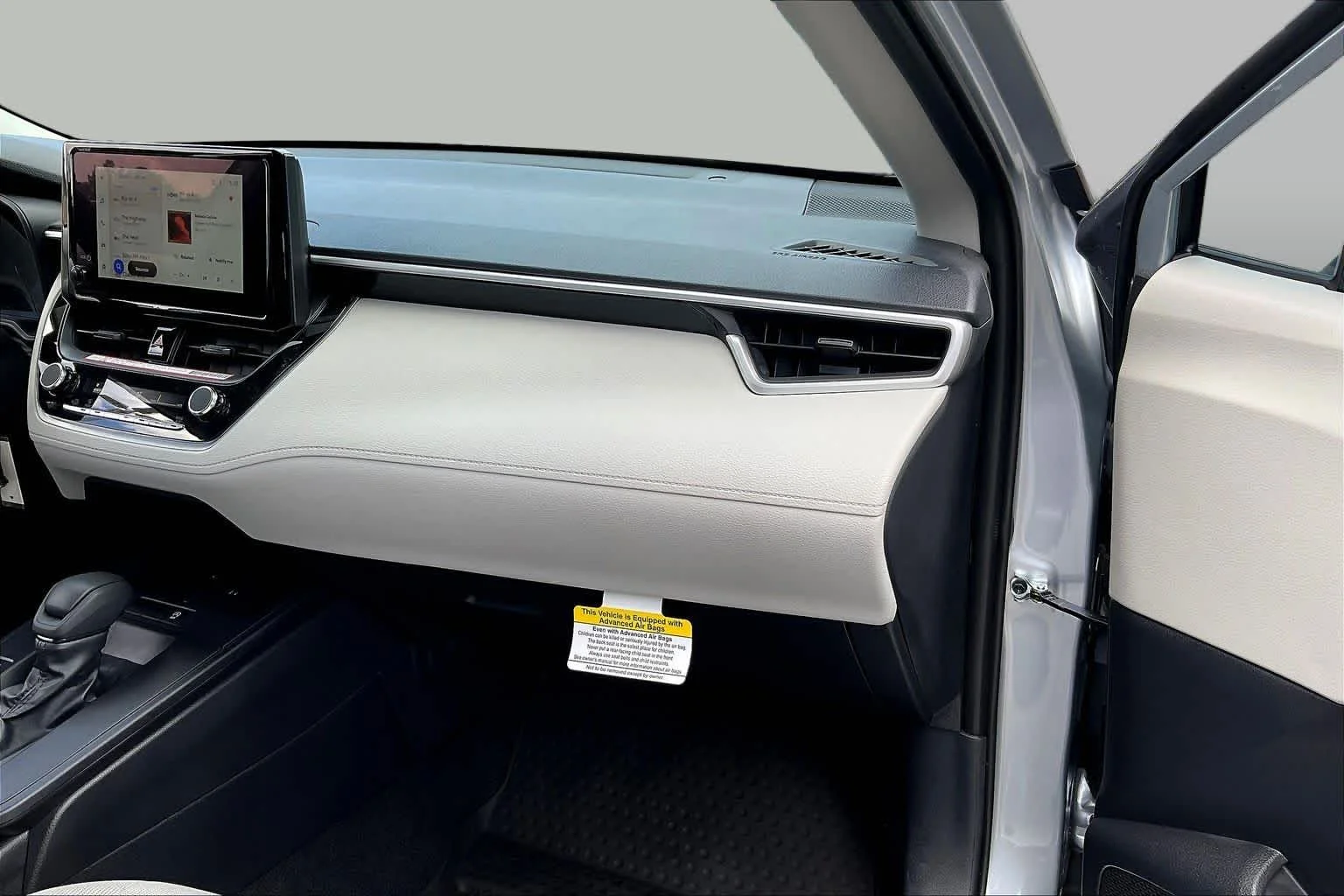 Used 2026 Sonic Silver Toyota L image 18