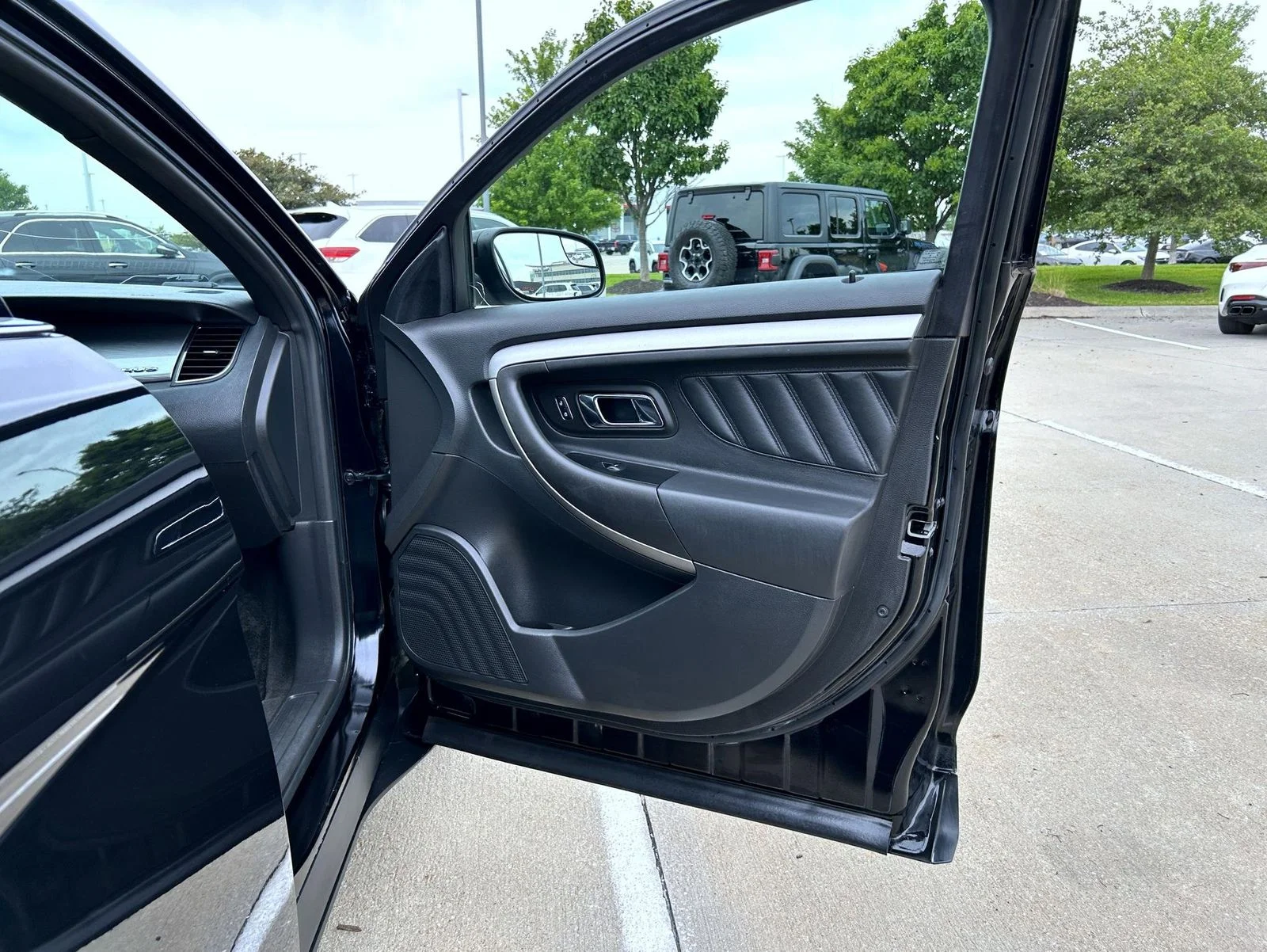 Used 2016 Black Ford SEL image 16