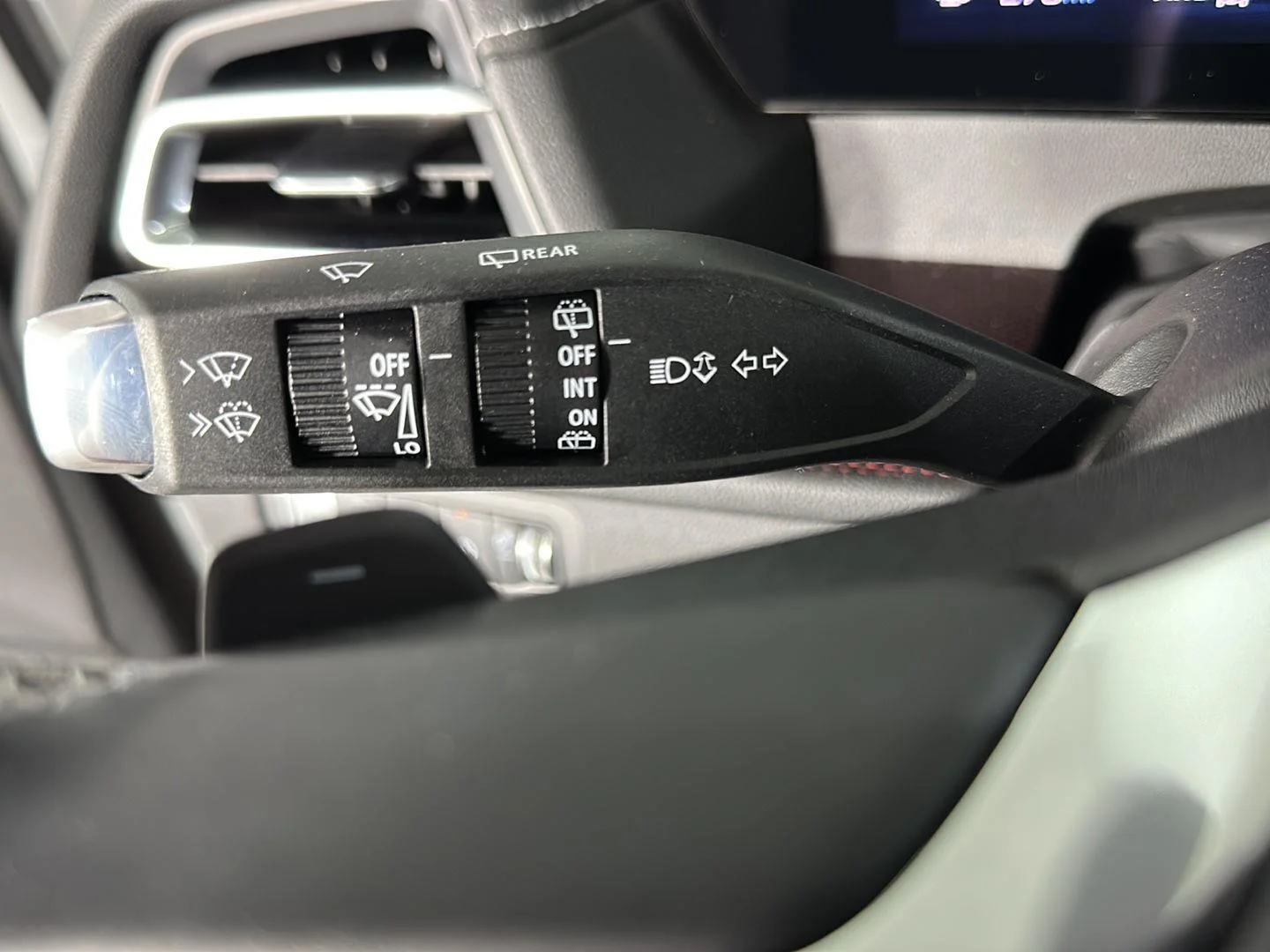 Used 2024 Summit White Chevrolet AWD Z71 image 29