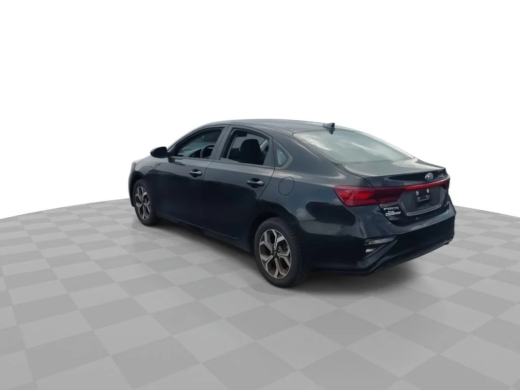Used 2019 Black Kia LXS image 6