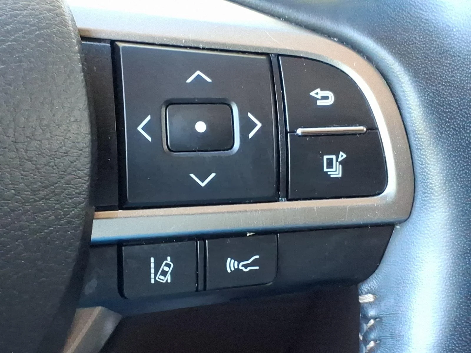Certified Used 2021 Starfire Pearl (077) Lexus Premium image 15