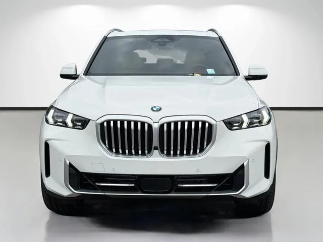 New 2026 Alpine White BMW xDrive40i image 8