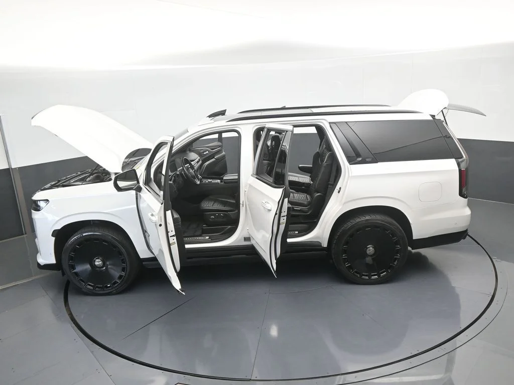 Used 2023 Crystal White Tricoat Cadillac V-Series image 95