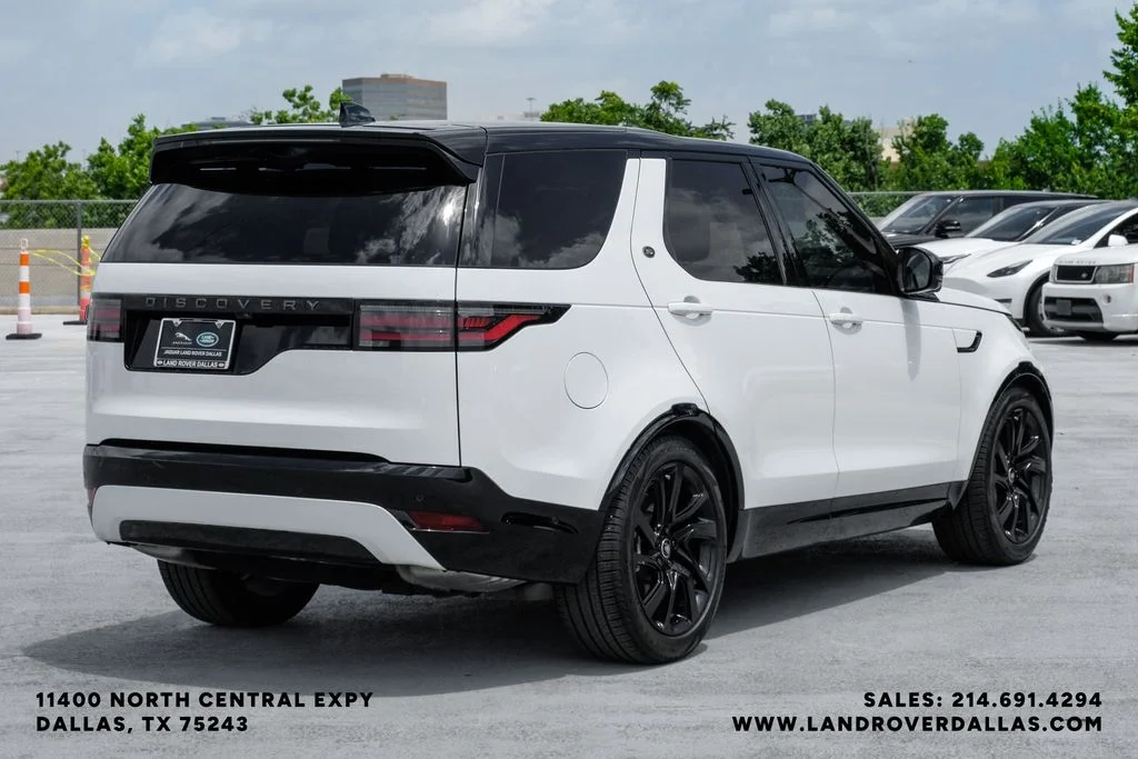 Used 2025 White Land Rover Dynamic SE image 5