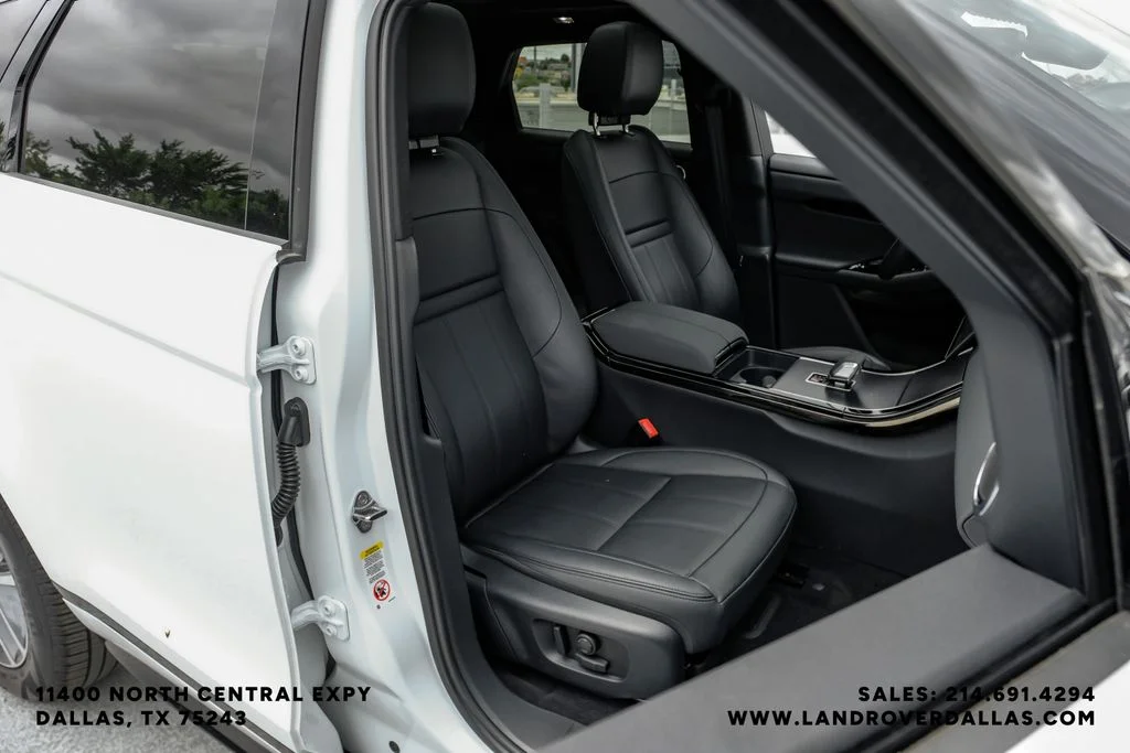 Used 2026 White Land Rover Dynamic image 41