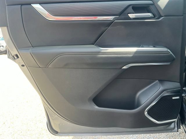 Used 2025 Sterling Metallic GMC Elevation image 25