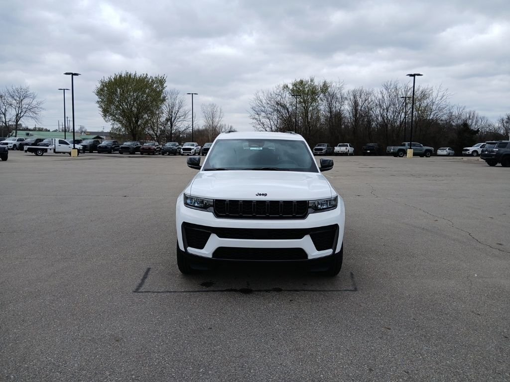 New 2026 Bright White Clear-Coat Exterior Paint Jeep Altitude image 2