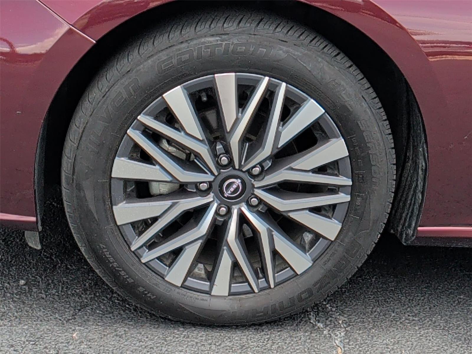 Used 2025 Garnet Pearl Metallic Nissan SV image 9