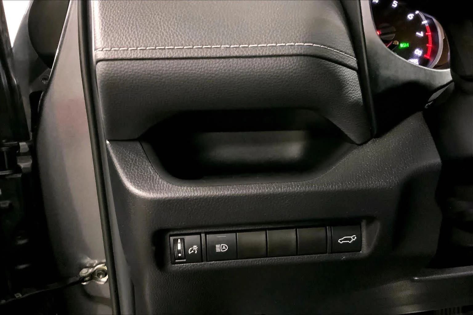 Used 2020 Magnetic Gray Metallic Toyota XLE image 35