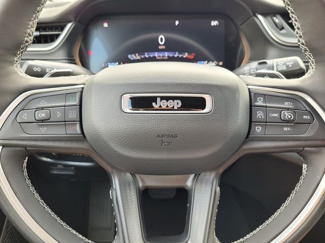 New 2025 Velvet Red Pearl-Coat Exterior Paint Jeep Altitude image 24