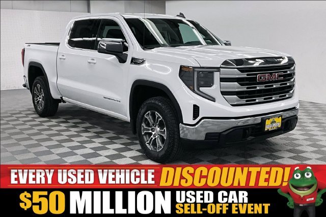 Used 2026 Summit White GMC SLE image 1