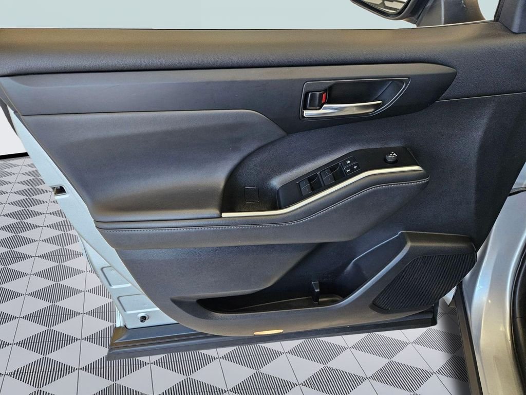 Used 2022 Celestial Silver Metallic Toyota XLE image 9