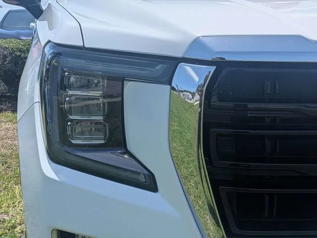 Used 2022 Summit White GMC SLE image 6