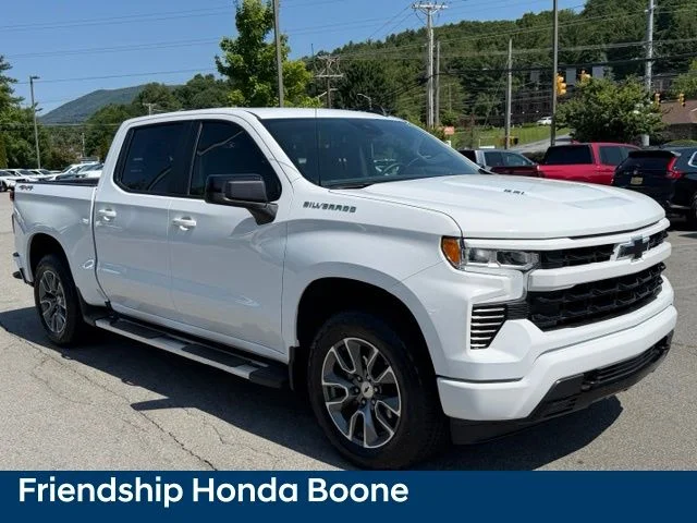 Used 2025 White Chevrolet RST image 3