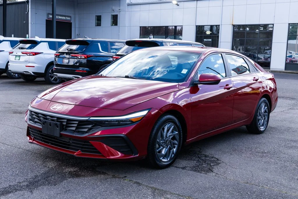 Used 2024 Red Hyundai SEL image 3