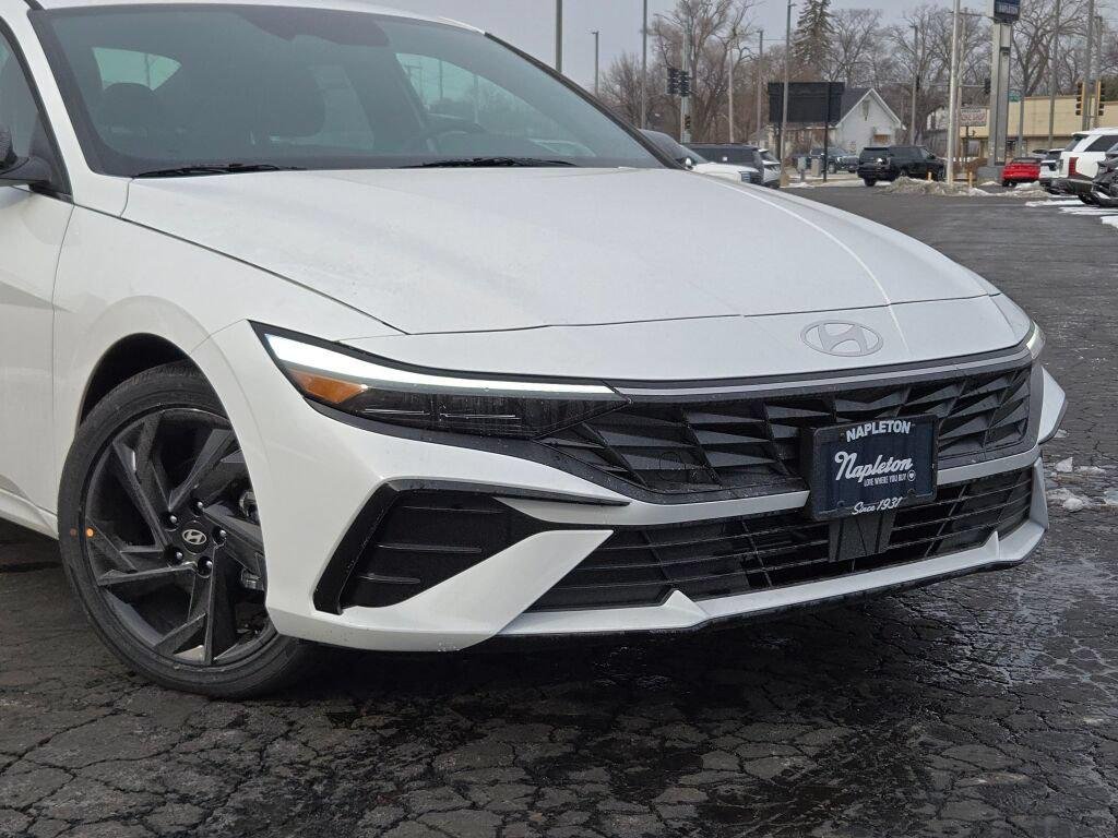 New 2026 White Hyundai SEL Sport image 2