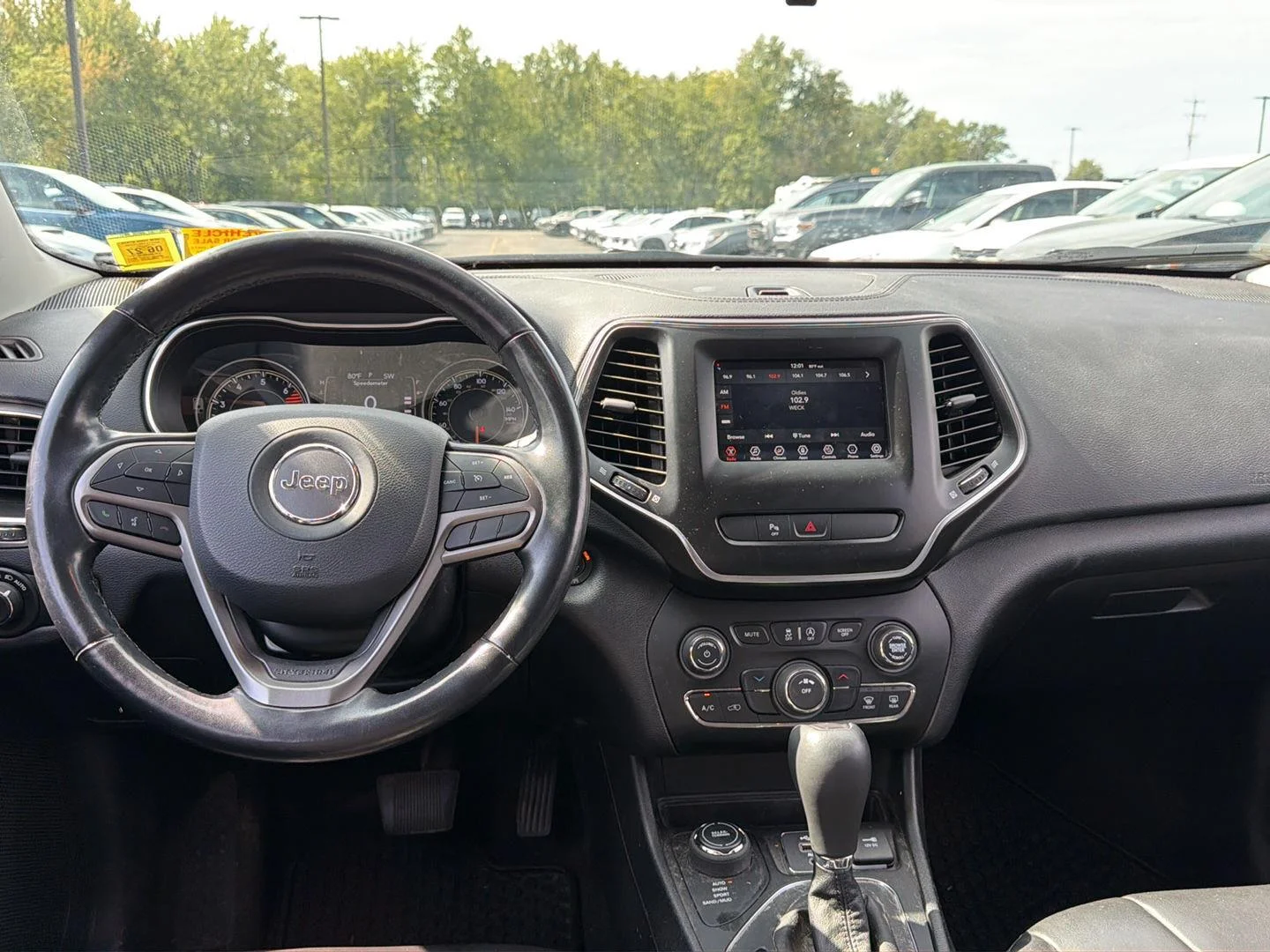 Used 2020 Velvet Red Pearlcoat Jeep Latitude Plus image 9