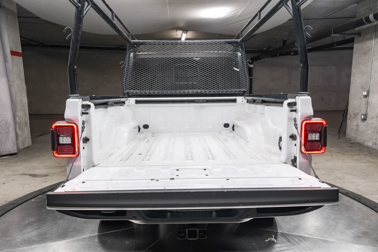 Used 2021 Bright White Clearcoat Jeep Sport S image 27