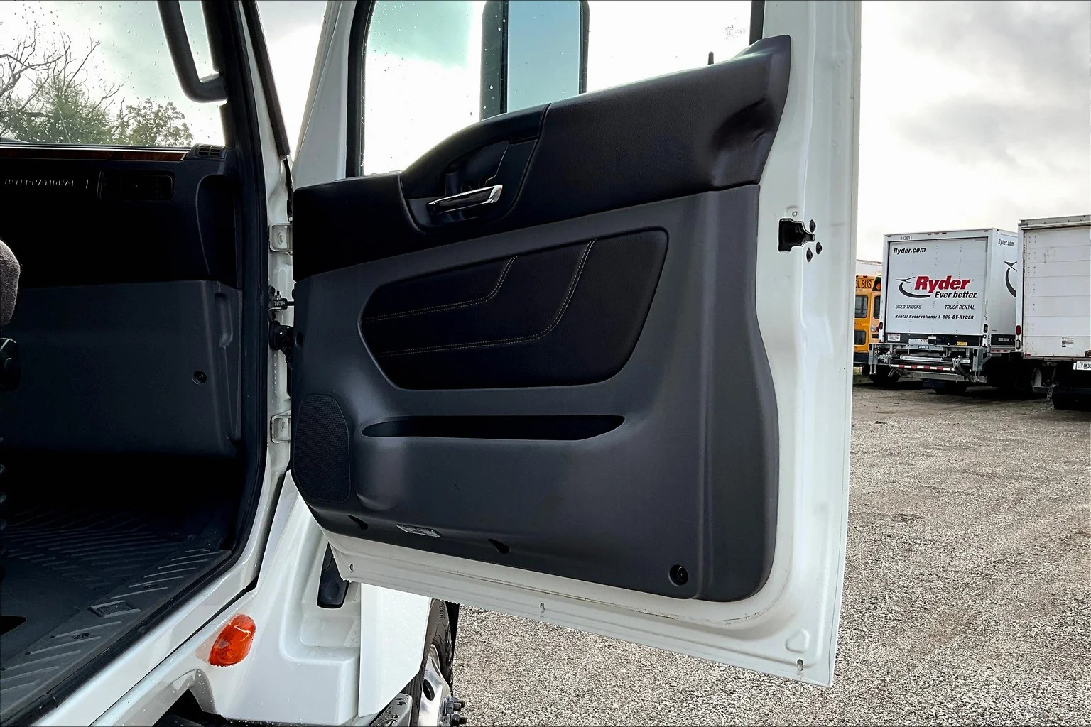 Used 2022 WHITE International  image 30