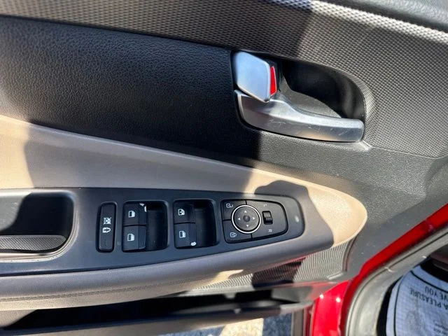 Used 2019 Red Hyundai SE image 15