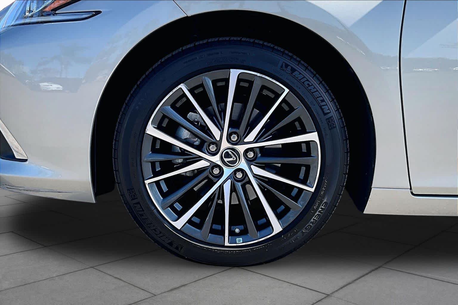 Used 2023 Moonbeam Beige Metallic Lexus  image 10