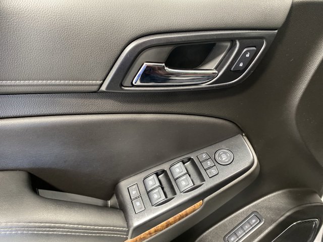 Used 2020 Iridescent Pearl Tricoat Chevrolet Premier image 24