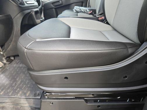 Used 2025 White Ram Base image 13