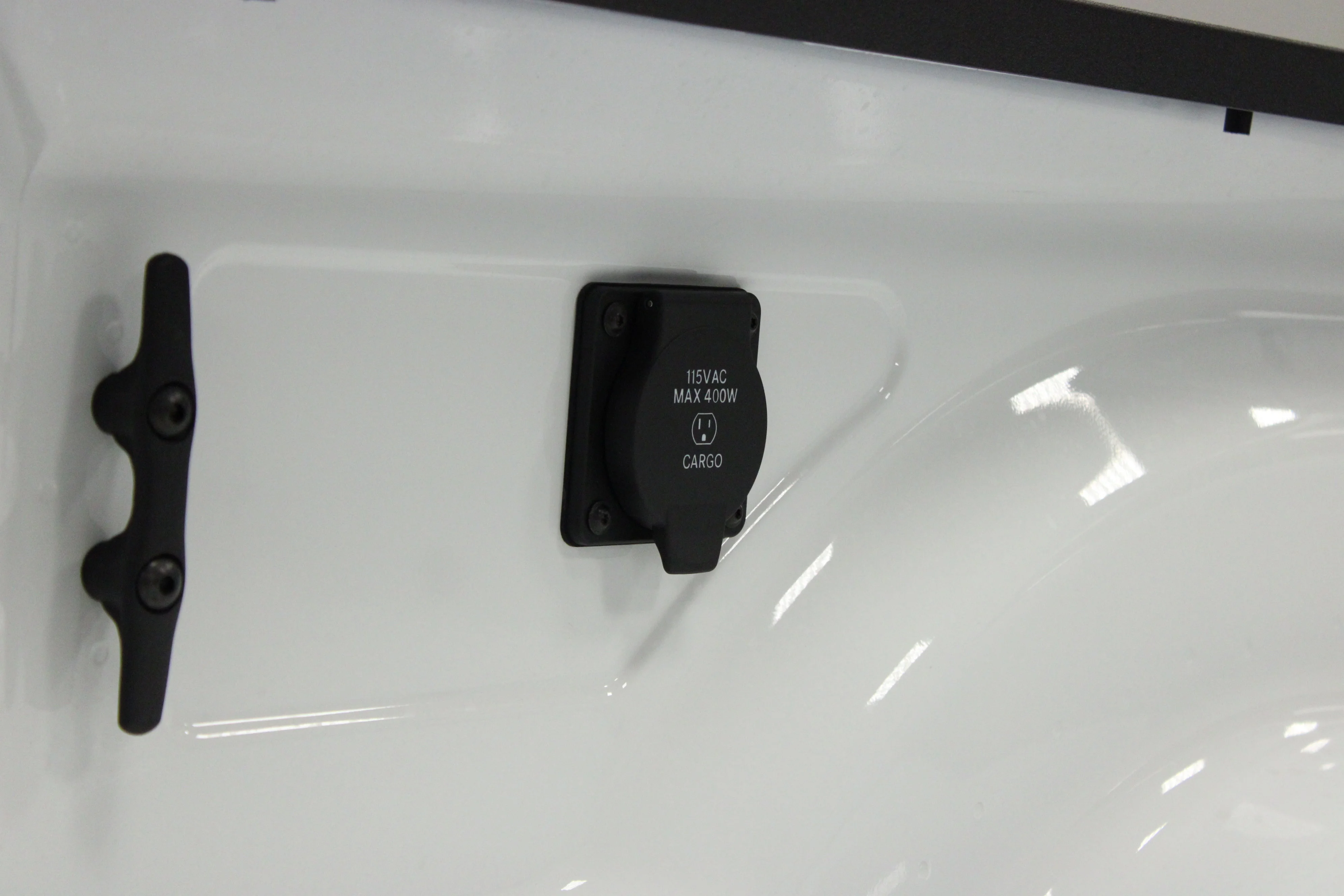 New 2026 Bright White Clear-Coat Exterior Paint RAM Tradesman image 17