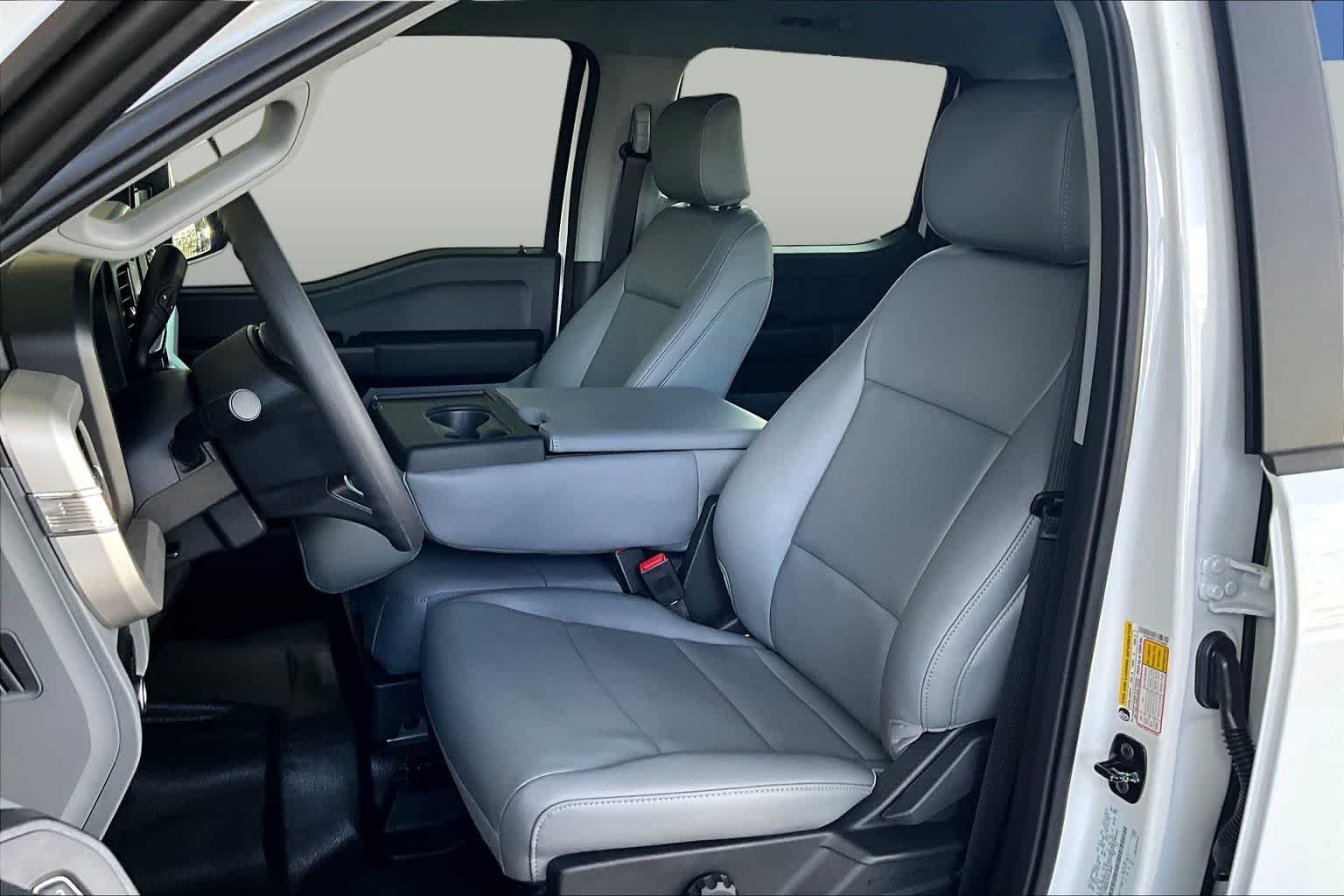 New 2026 Oxford White Ford XL image 9