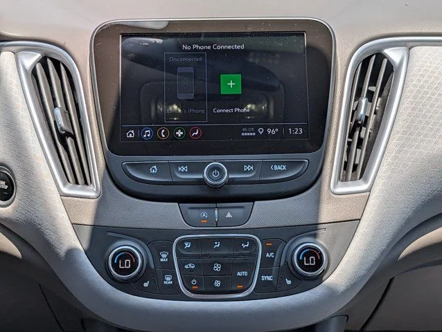 Used 2025 Summit White Chevrolet LT image 16