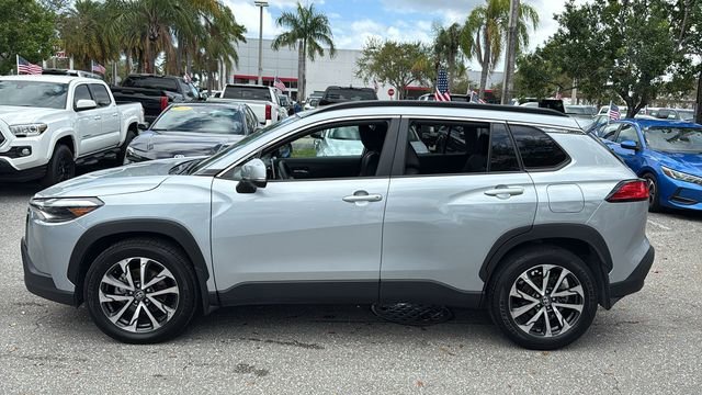 2024 Toyota Corolla Cross XLE - Photo 4