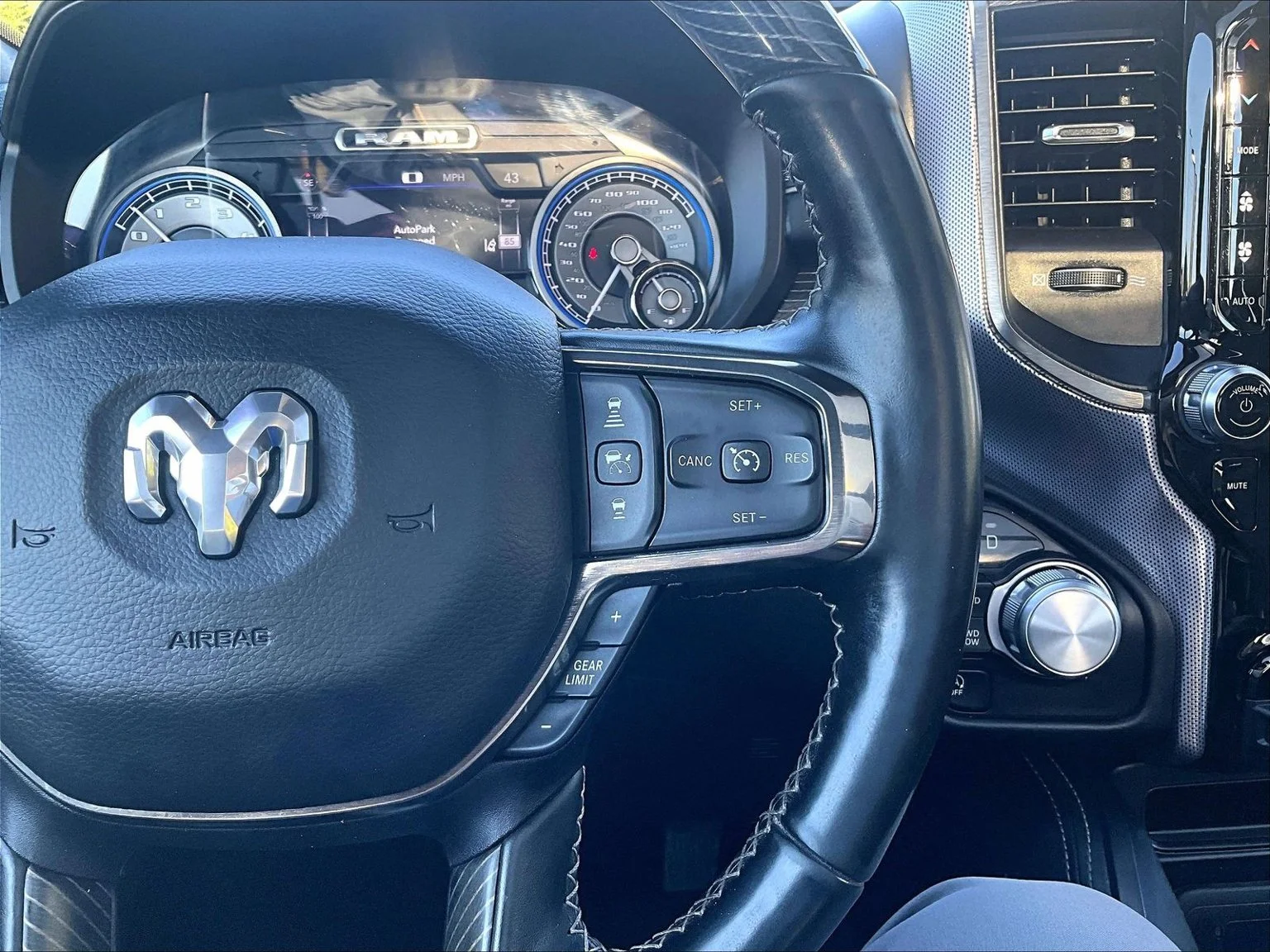 Used 2020 Off-white Ram Limited image 20