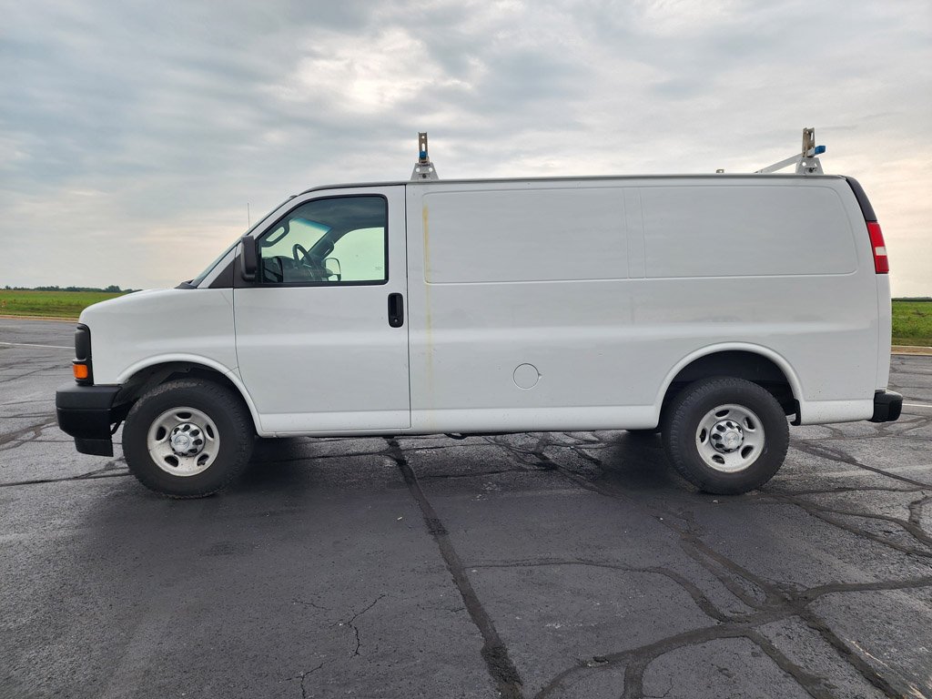 Used 2017 Summit White Chevrolet Work Van image 6