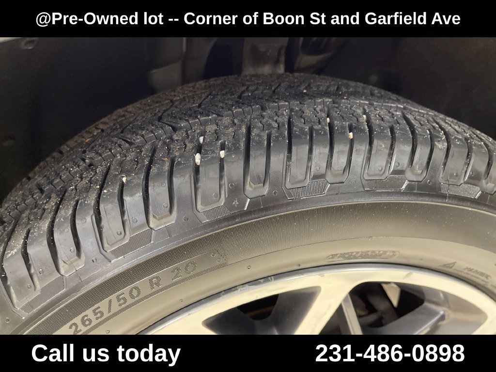 Used 2019 Silver Jeep Limited image 12