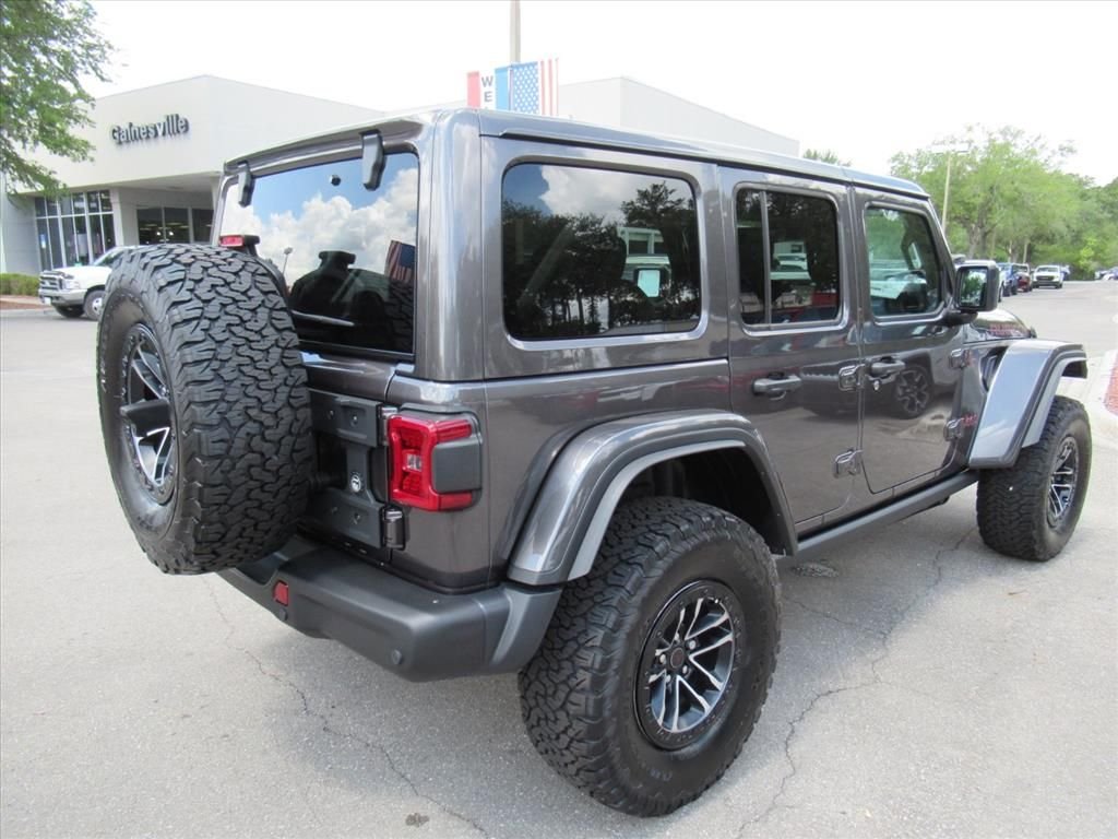 New 2026 Granite Crystal Metallic Clear-Coat Exterior Paint Jeep Rubicon X image 7