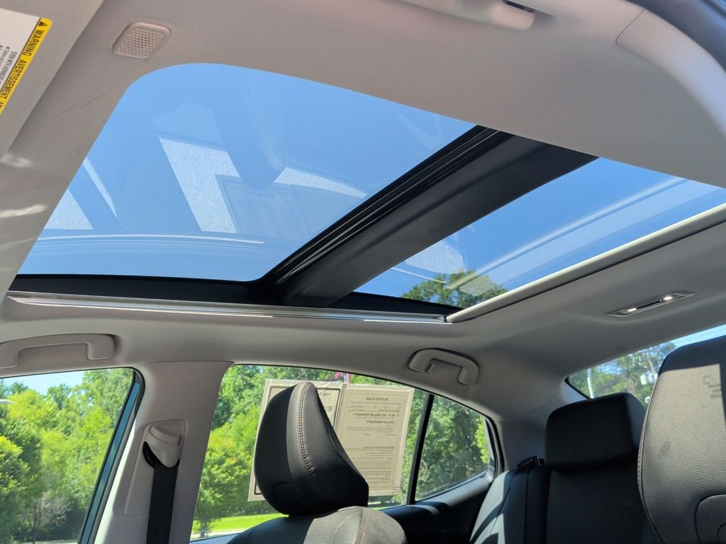 Certified Used 2025  Toyota XLE image 23