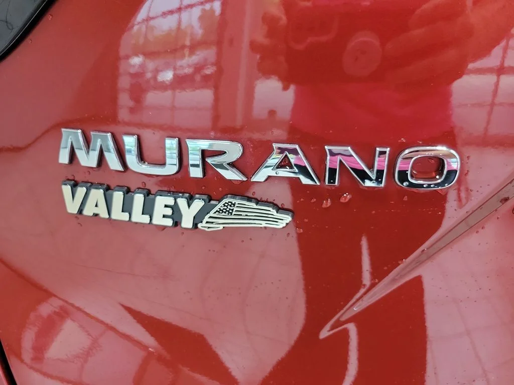 Used 2015 Red Nissan Platinum image 14