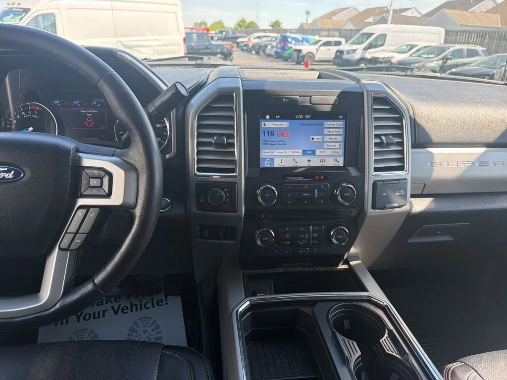 Certified Used 2017 White Platinum Clearcoat Metallic Ford Lariat image 19