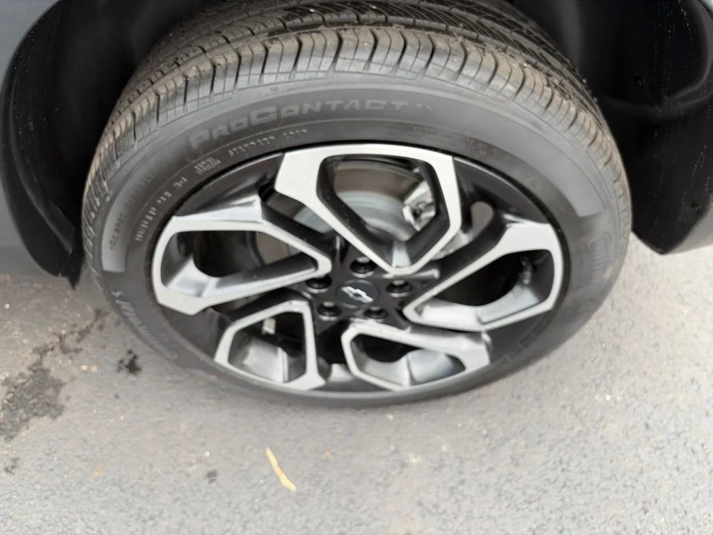 Certified Used 2025 Gray Chevrolet 2RS image 36