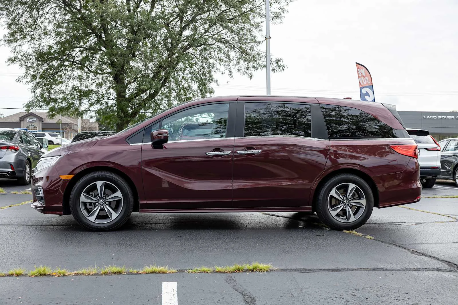Used 2019 Deep Scarlet Pearl Honda Touring image 4