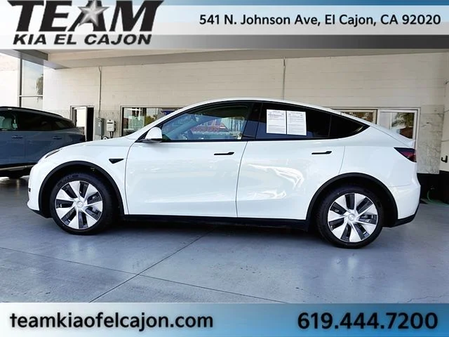 Used 2022  Tesla Long Range image 6