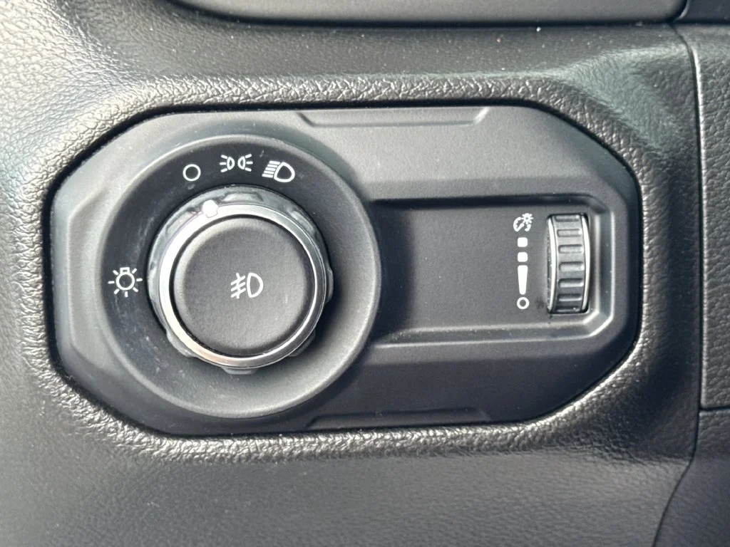Used 2023 White Jeep Sport image 28