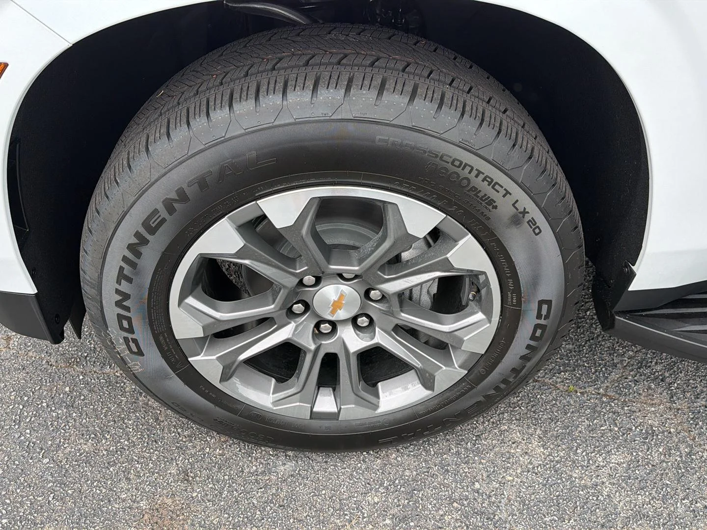 New 2026 Summit White Chevrolet LT image 39