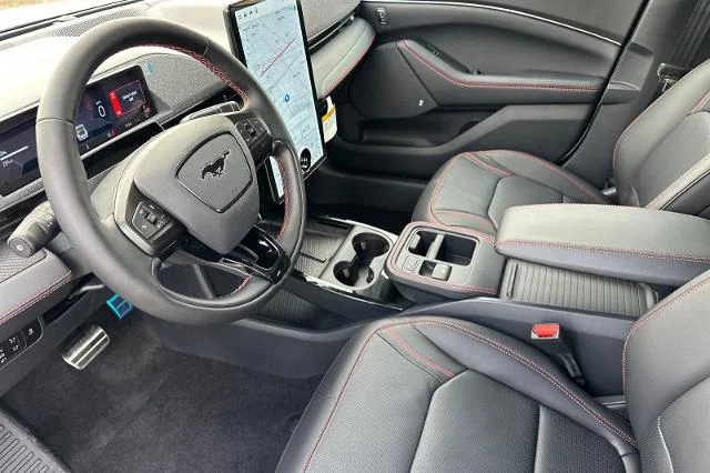 New 2026 Star White Metallic Tri-coat Ford Premium image 31