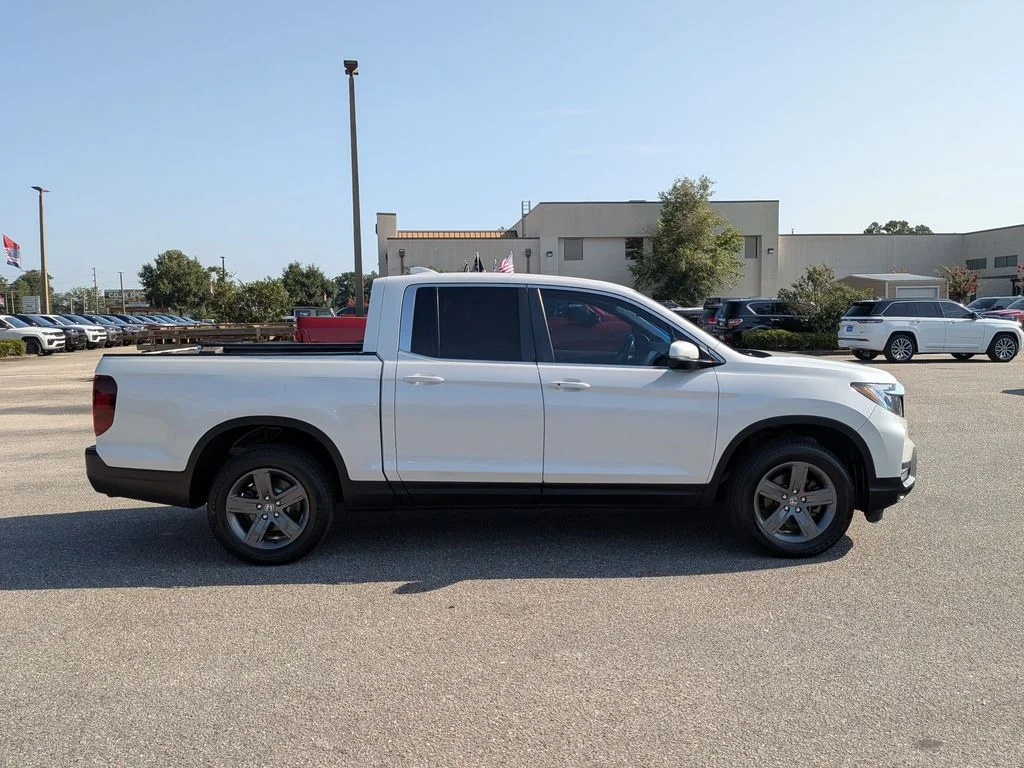 Used 2023 White Honda RTL image 6