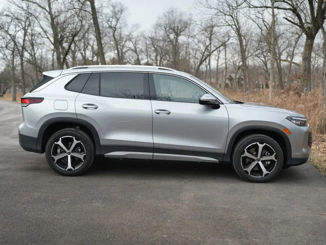 2026 Volkswagen Tiguan SE - Photo 9