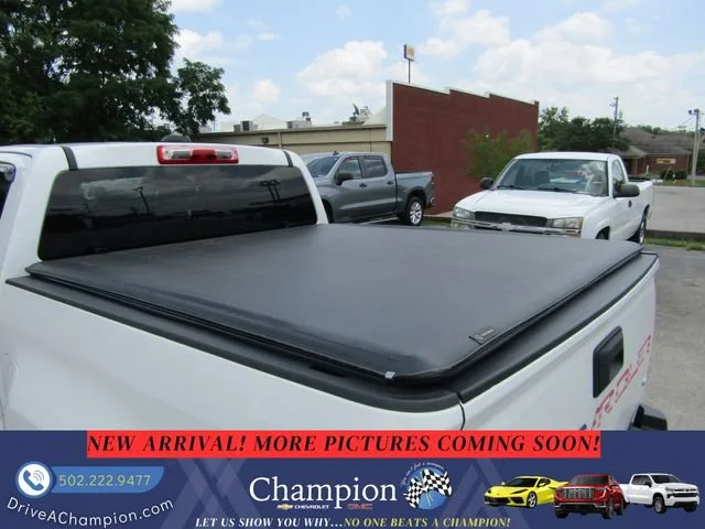 Used 2022 Summit White Chevrolet WT image 8