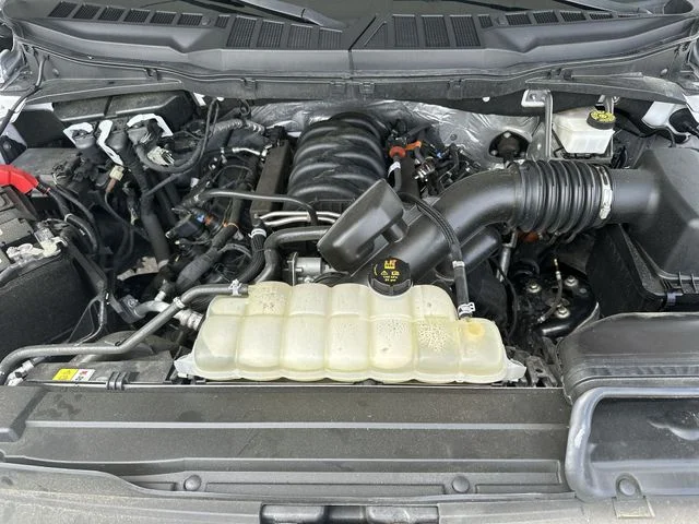 Used 2023 Silver Ford Lariat image 28