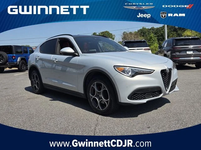 Used 2023 Gray Alfa Romeo Sprint image 1